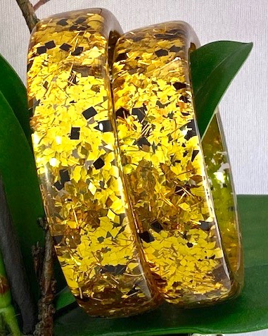 LG168 black and gold confetti lucite bangle
